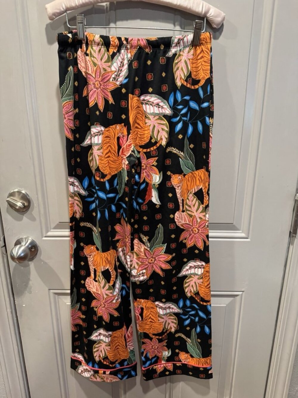 Room Service Women's Tiger Black Orange Multi Floral Pajama Set PJs S Small NEW - Picture 14 of 16
